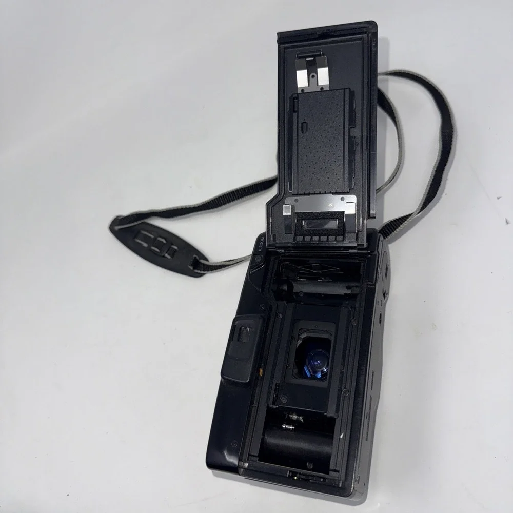 Minolta Freedom Zoom 90 Date 35mm Point & Shoot Film Camera With Bag PARTS ONLY